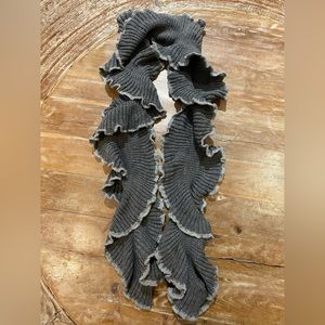 Grey ruffled knit scarf